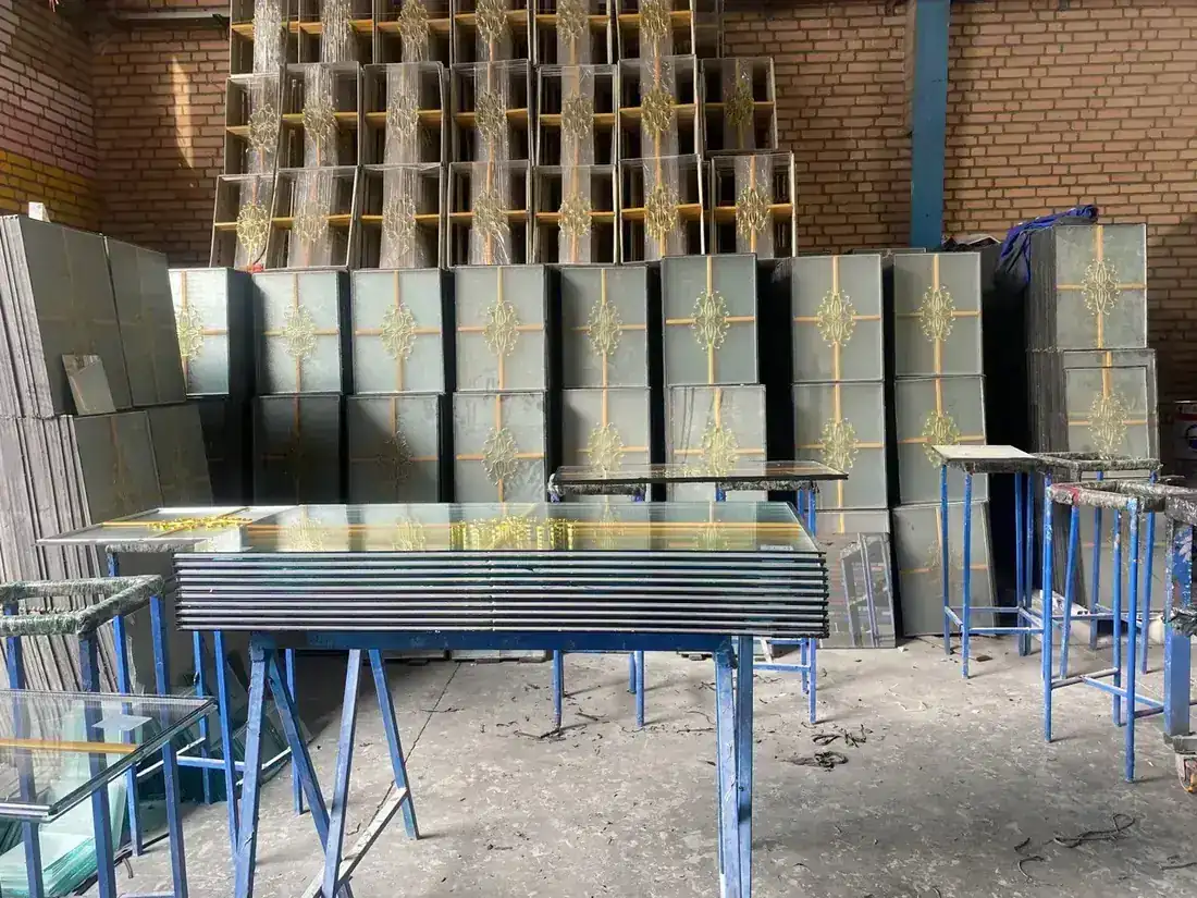 واحد شیشه دوجداره در کارخانه